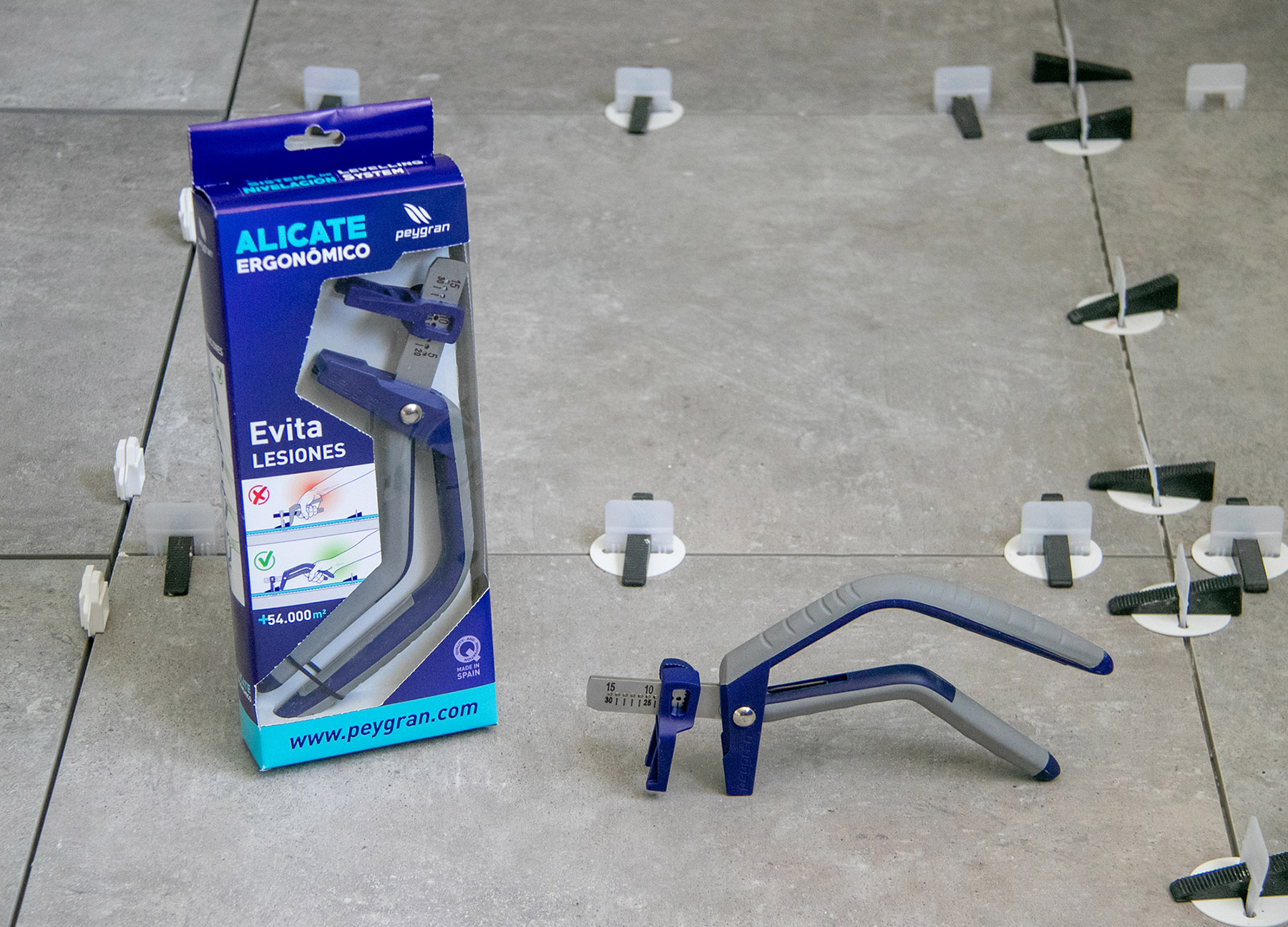 Alicate Ergonómico para Sistema de Nivelación de Baldosas – PEYGRAN - Imagen 2