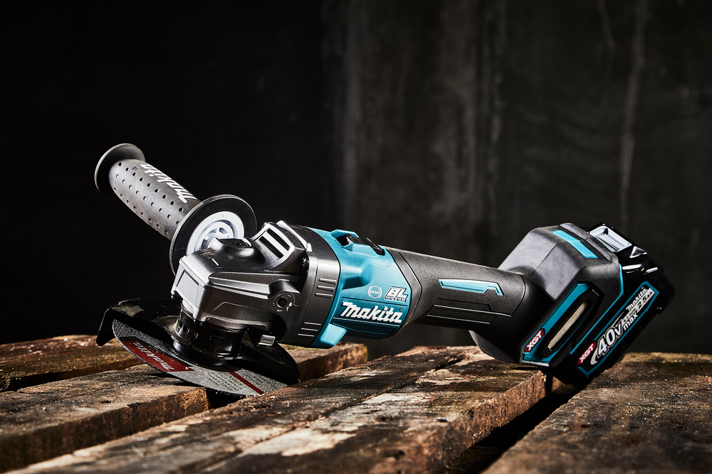 Amoladora Angular Makita GA005GZ con Freno Eléctrico - Imagen 5